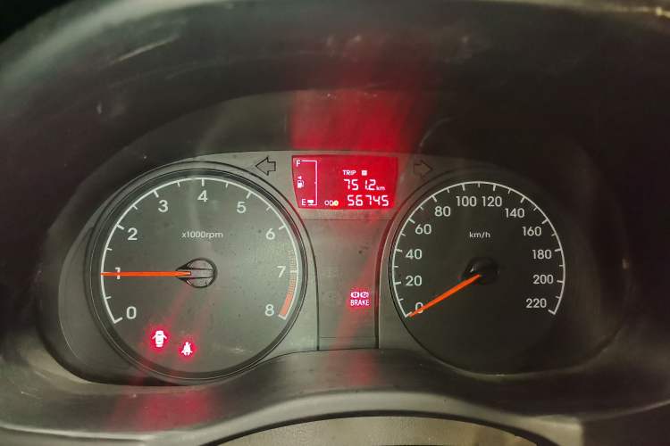 Used Hyundai Verna (older generation) 2016 1.4L Manual Smart GLS Trim Odometer Close Up