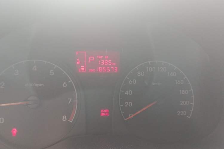 Used Hyundai Verna (older generation) 2016 1.4L Automatic Smart GLS Odometer Close Up