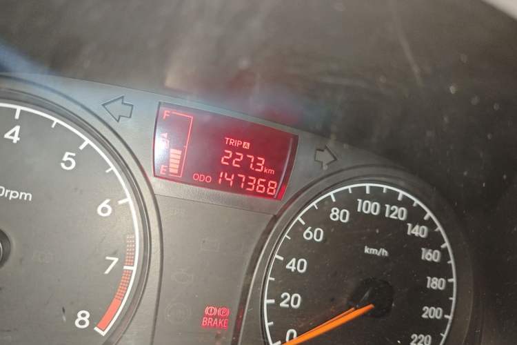 Used Hyundai Verna (older generation) 2016 1.4L Manual Smart GLS Trim Odometer Close Up