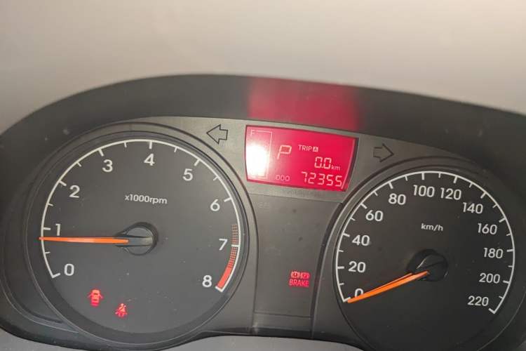 Used Hyundai Verna (older generation) 2016 1.4L Automatic Fashionable GS Model Odometer Close Up
