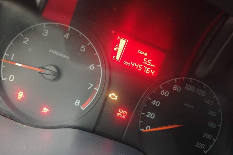 Used Hyundai Verna (older generation) 2016 1.4L Manual Smart GLS Trim Odometer Close Up