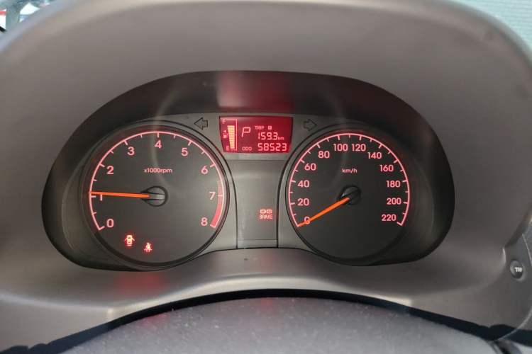 Used Hyundai Verna (older generation) 2016 1.4L Automatic Smart GLS Odometer Close Up