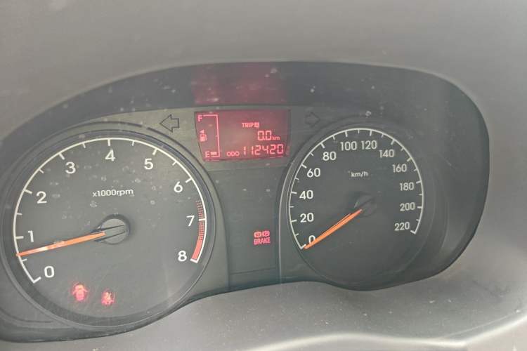 Used Hyundai Verna (older generation) 2016 1.4L Manual Smart GLS Trim Odometer Close Up
