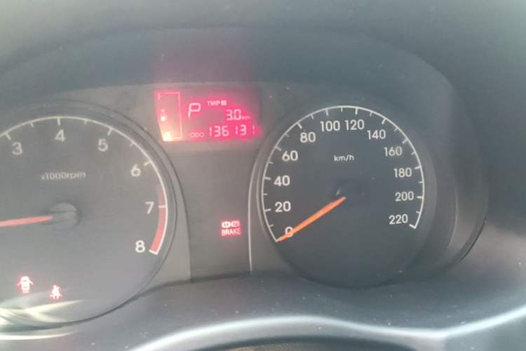 Used Hyundai Verna (older generation) 2016 1.4L Automatic Fashionable GS Model Odometer Close Up