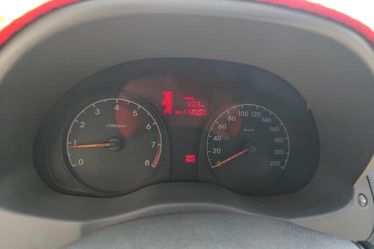 Used Hyundai Verna (older generation) 2016 1.4L Manual Smart GLS Trim Odometer Close Up