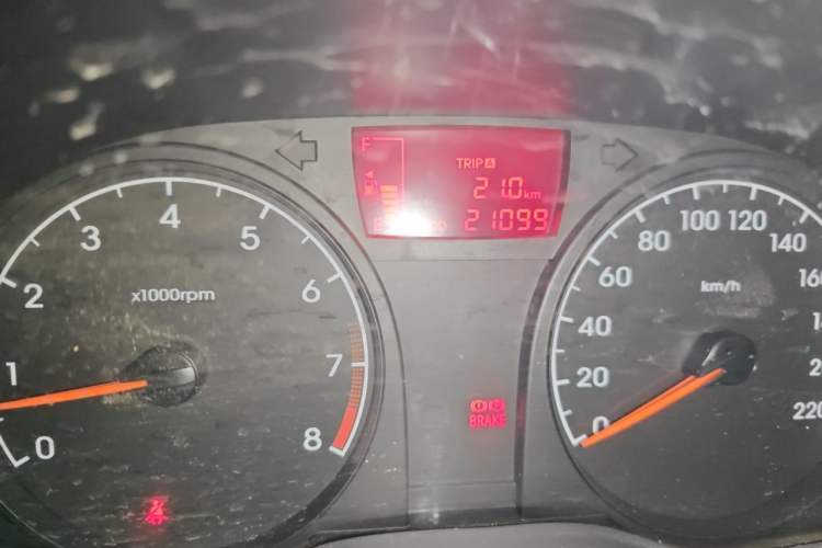 Used Hyundai Verna (older generation) 2016 1.4L Manual Smart GLS Trim Odometer Close Up