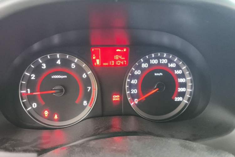 Used Hyundai Verna (older generation) 2016 1.4L Manual Flagship TOP Model Odometer Close Up