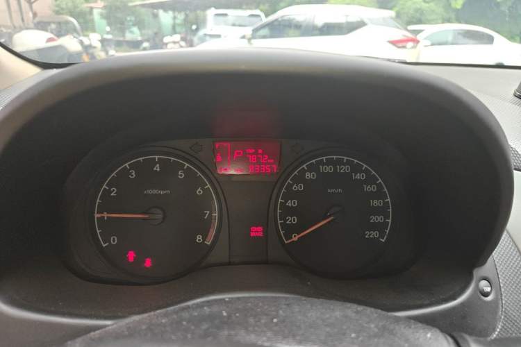 Used Hyundai Verna (older generation) 2016 1.4L Automatic Smart GLS Odometer Close Up