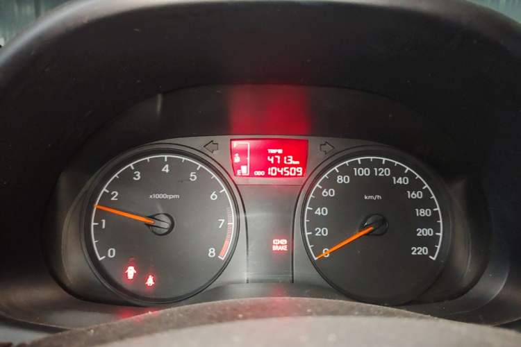 Used Hyundai Verna (older generation) 2016 1.4L Manual Smart GLS Trim Odometer Close Up