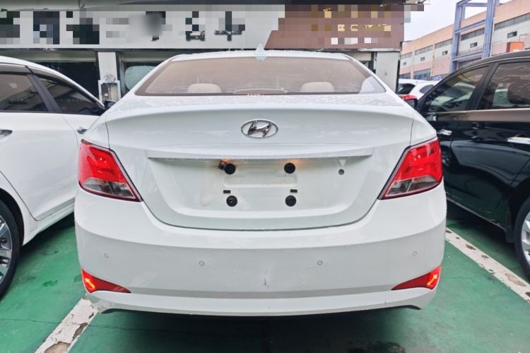 Used Hyundai Verna (older generation) 2016 1.4L Automatic Smart GLS Rear