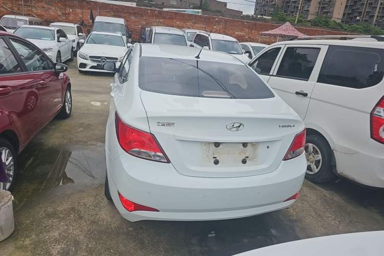 Used Hyundai Verna (older generation) 2016 1.4L Manual Smart GLS Trim Rear