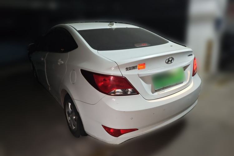 Used Hyundai Verna (older generation) 2016 1.4L Manual Smart GLS Trim Rear Left 45 Deg