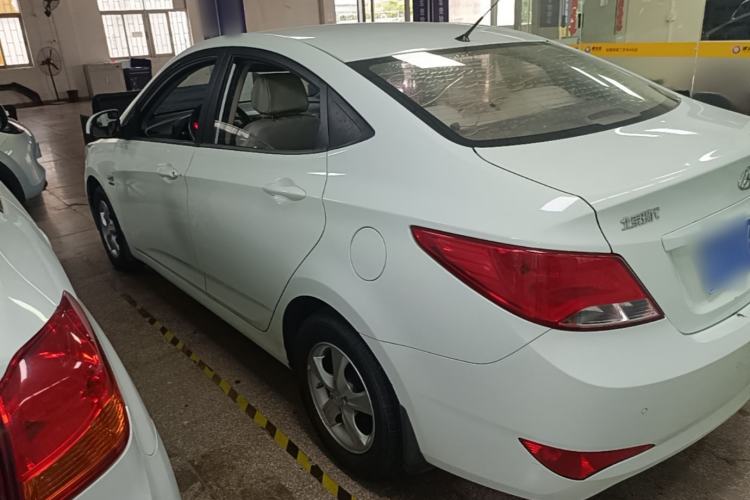 Used Hyundai Verna (older generation) 2016 1.4L Automatic Smart GLS Rear Left 45 Deg