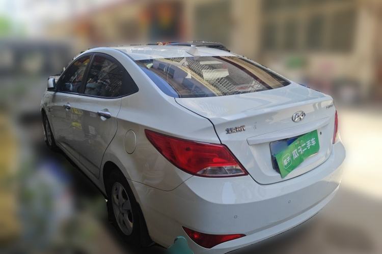 Used Hyundai Verna (older generation) 2016 1.4L Manual Smart GLS Trim Rear Left 45 Deg
