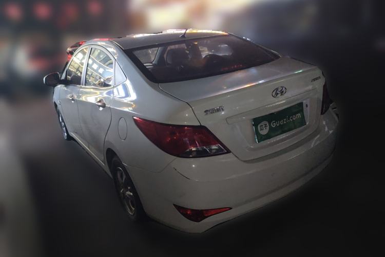 Used Hyundai Verna (older generation) 2016 1.4L Manual Smart GLS Trim Rear Left 45 Deg