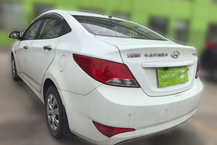 Used Hyundai Verna (older generation) 2016 1.4L Manual Smart GLS Trim Rear Left 45 Deg