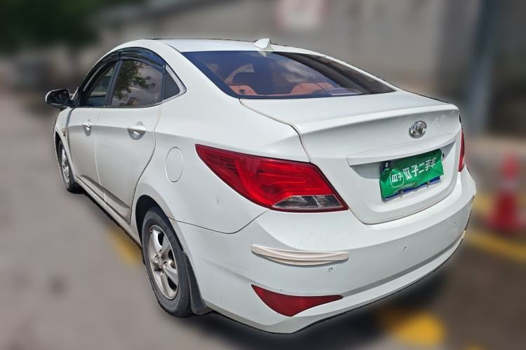 Used Hyundai Verna (older generation) 2016 1.4L Manual Smart GLS Trim Rear Left 45 Deg