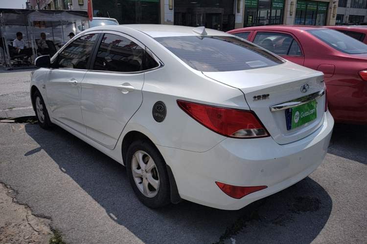 Used Hyundai Verna (older generation) 2016 1.4L Manual Smart GLS Trim Rear Left 45 Deg