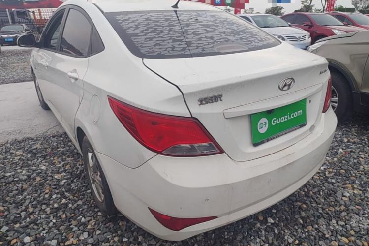 Used Hyundai Verna (older generation) 2016 1.4L Manual Smart GLS Trim Rear Left 45 Deg