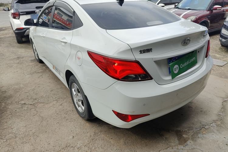 Used Hyundai Verna (older generation) 2016 1.4L Automatic Smart GLS Rear Left 45 Deg