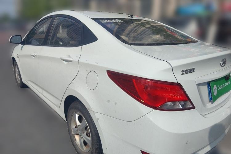 Used Hyundai Verna (older generation) 2016 1.4L Manual Smart GLS Trim Rear Left 45 Deg