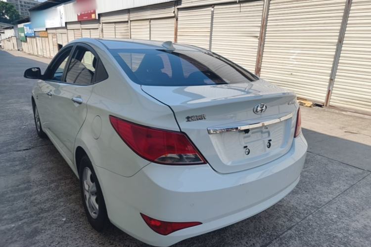 Used Hyundai Verna (older generation) 2016 1.4L Automatic Leading-Edge GLX Rear Left 45 Deg