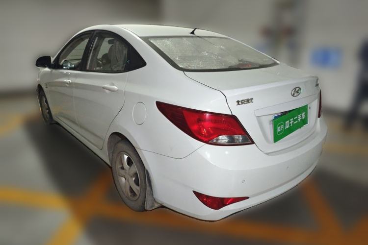 Used Hyundai Verna (older generation) 2016 1.4L Manual Smart GLS Trim Rear Left 45 Deg