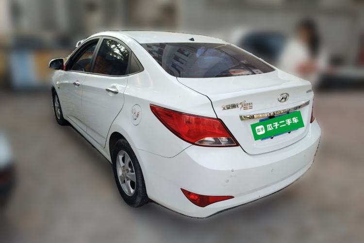 Used Hyundai Verna (older generation) 2016 1.4L Automatic Leading-Edge GLX Rear Left 45 Deg