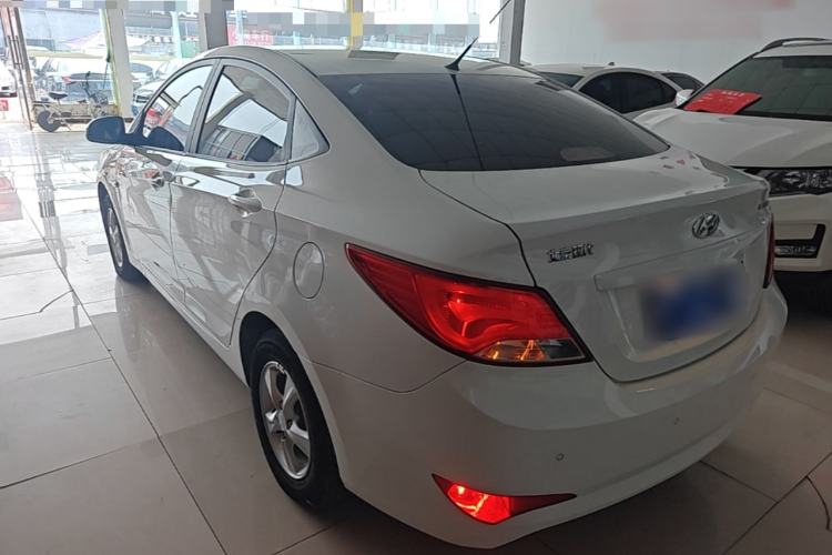 Used Hyundai Verna (older generation) 2016 1.4L Manual Smart GLS Trim Rear Left 45 Deg