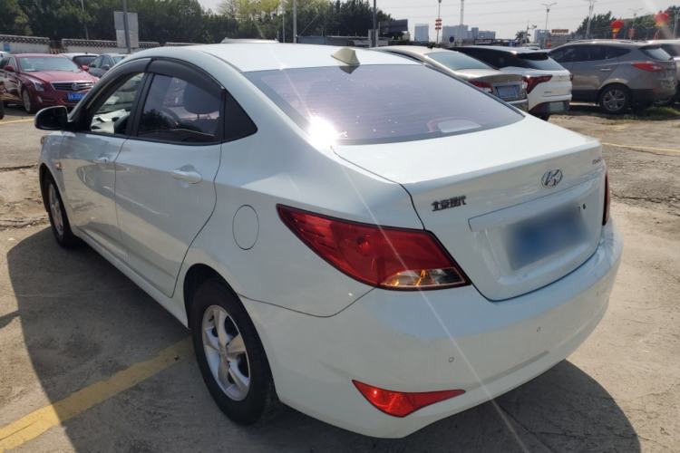 Used Hyundai Verna (older generation) 2016 1.4L Automatic Smart GLS Rear Left 45 Deg