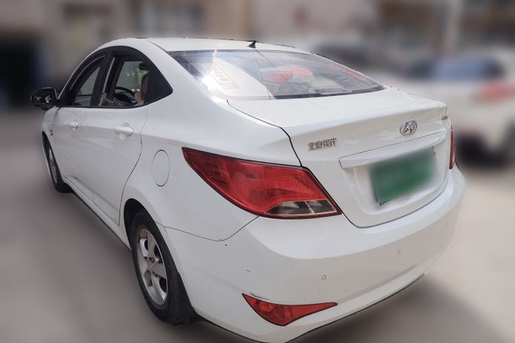 Used Hyundai Verna (older generation) 2016 1.4L Manual Smart GLS Trim Rear Left 45 Deg