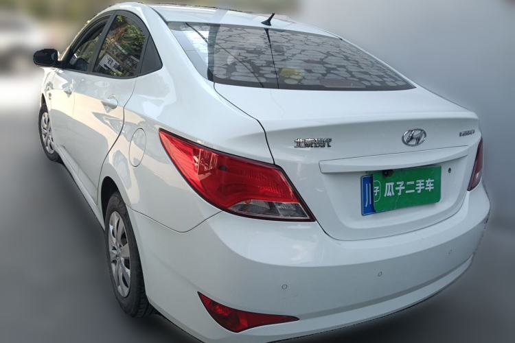Used Hyundai Verna (older generation) 2016 1.4L Manual Smart GLS Trim Rear Left 45 Deg