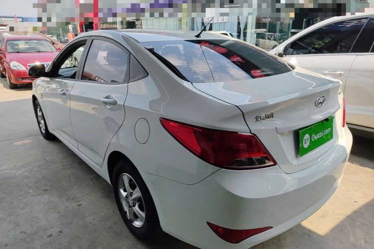 Used Hyundai Verna (older generation) 2016 1.4L Manual Smart GLS Trim Rear Left 45 Deg