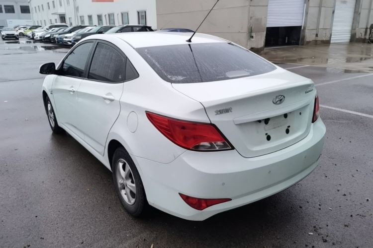 Used Hyundai Verna (older generation) 2016 1.4L Manual Smart GLS Trim Rear Left 45 Deg
