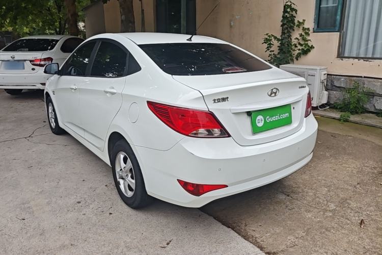 Used Hyundai Verna (older generation) 2016 1.4L Manual Smart GLS Trim Rear Left 45 Deg