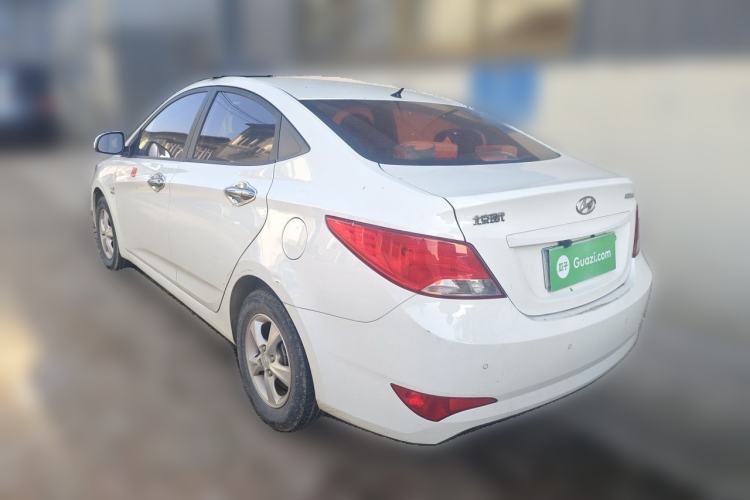 Used Hyundai Verna (older generation) 2016 1.4L Manual Smart GLS Trim Rear Left 45 Deg