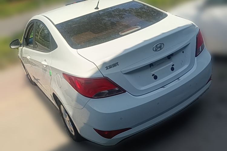 Used Hyundai Verna (older generation) 2016 1.4L Automatic Fashionable GS Model Rear Left 45 Deg