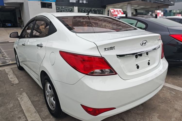 Used Hyundai Verna (older generation) 2016 1.4L Automatic Leading-Edge GLX Rear Left 45 Deg