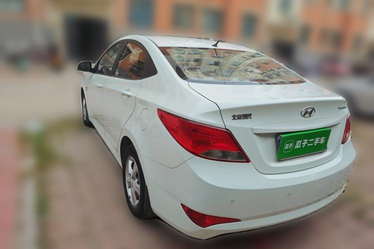 Used Hyundai Verna (older generation) 2016 1.4L Manual Smart GLS Trim Rear Left 45 Deg