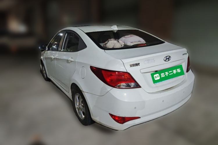 Used Hyundai Verna (older generation) 2016 1.4L Automatic Smart GLS Rear Left 45 Deg