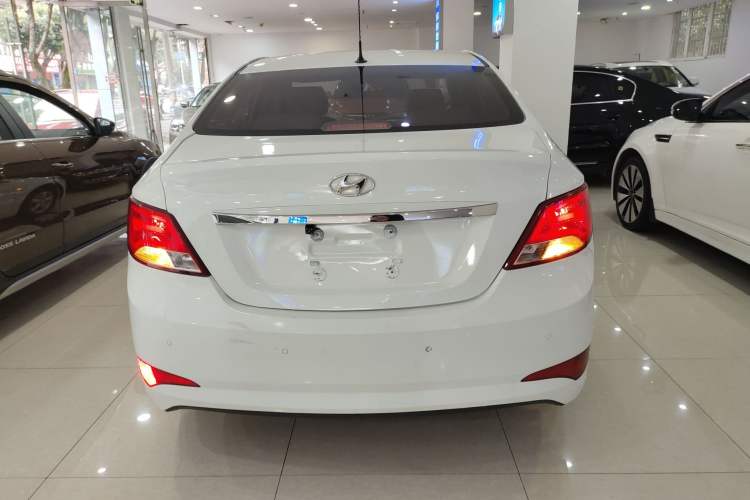 Used Hyundai Verna (older generation) 2016 1.4L Automatic Leading-Edge GLX Rear