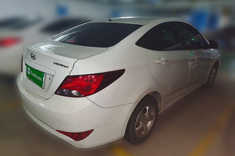 Used Hyundai Verna (older generation) 2016 1.4L Manual Smart GLS Trim Rear Right 45 Deg