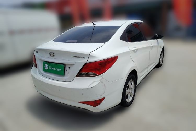 Used Hyundai Verna (older generation) 2016 1.4L Manual Smart GLS Trim Rear Right 45 Deg