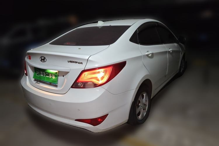 Used Hyundai Verna (older generation) 2016 1.4L Manual Smart GLS Trim Rear Right 45 Deg