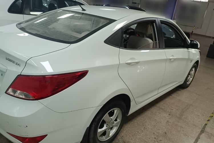 Used Hyundai Verna (older generation) 2016 1.4L Automatic Smart GLS Rear Right 45 Deg