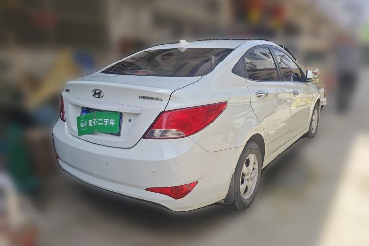 Used Hyundai Verna (older generation) 2016 1.4L Manual Smart GLS Trim Rear Right 45 Deg