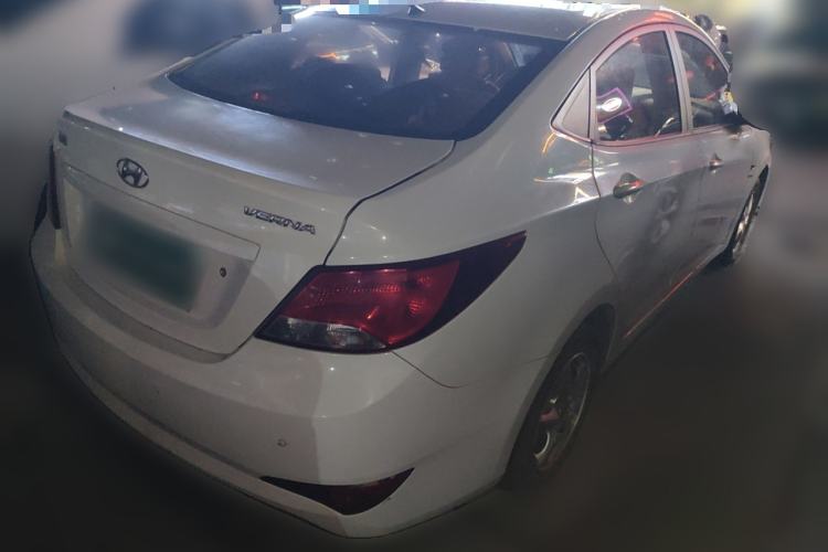 Used Hyundai Verna (older generation) 2016 1.4L Manual Smart GLS Trim Rear Right 45 Deg