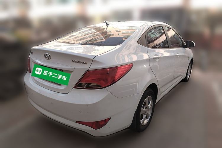 Used Hyundai Verna (older generation) 2016 1.4L Manual Smart GLS Trim Rear Right 45 Deg