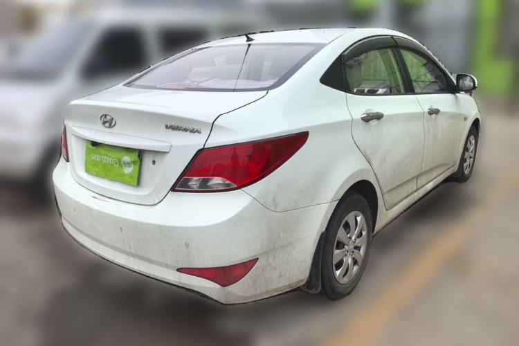 Used Hyundai Verna (older generation) 2016 1.4L Manual Smart GLS Trim Rear Right 45 Deg