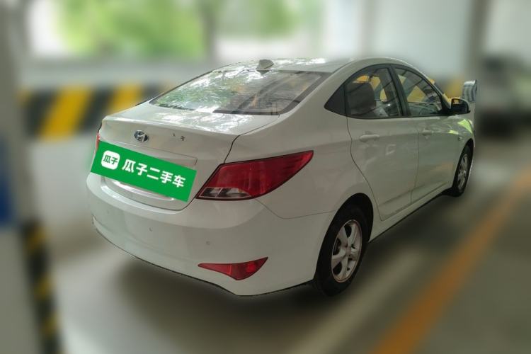 Used Hyundai Verna (older generation) 2016 1.4L Automatic Smart GLS Rear Right 45 Deg